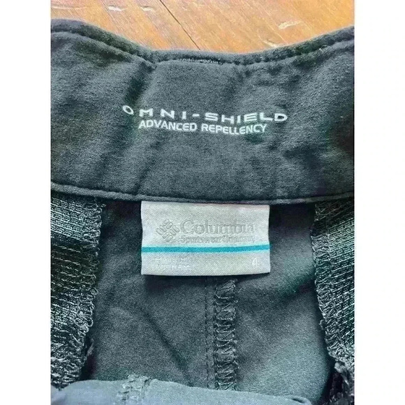 Columbia Omni-Shield Advanced Repellency Women's Black Shorts, 4 - Picture 7 of 9